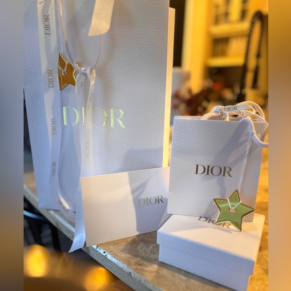 Dior Gold and White Star Embossed Gifting items - Picture 5 of 5